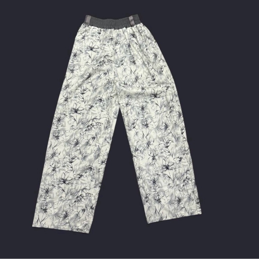✨ white & black floral print wide leg flowy pants✨